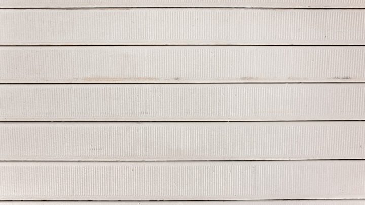 Co warto wiedzieć o dekoracjach ściennych i sufitowych?