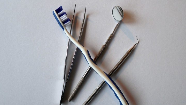 Czym należy się sugerować, wybierając gabinet stomatologiczny?