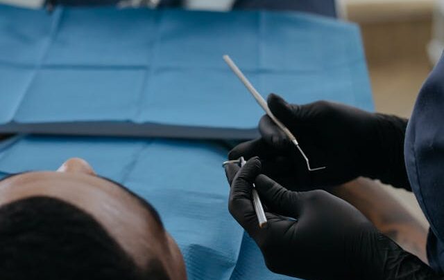Jakie są najczęstsze powikłania po wszczepieniu implantów zębowych?