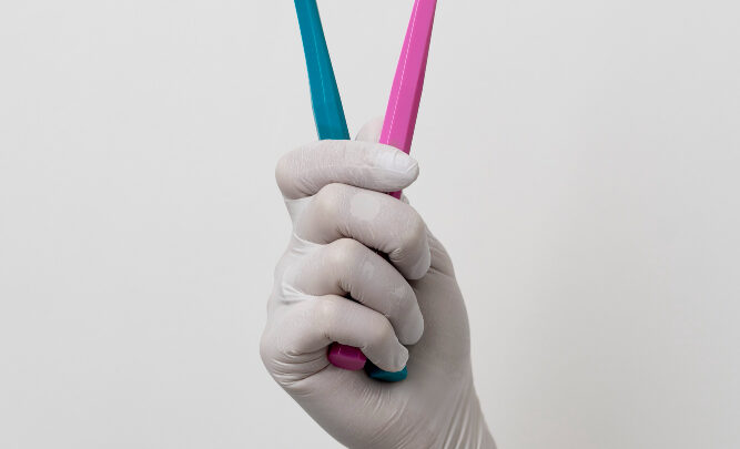 Pielęgnacja implantów zębowych – jak dbać o nowe zęby na co dzień?