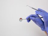 Ile trwa wszczepienie jednego implantu zęba?