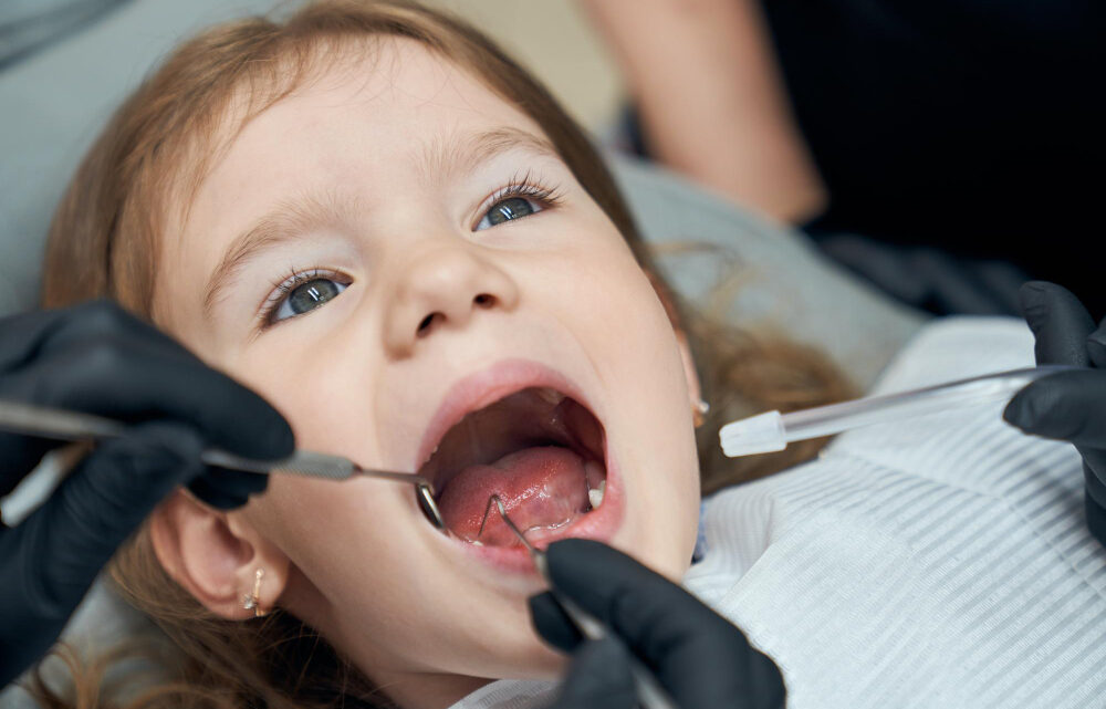 Czy podwójny rząd zębów u dziecka wymaga wizyty u dentysty?